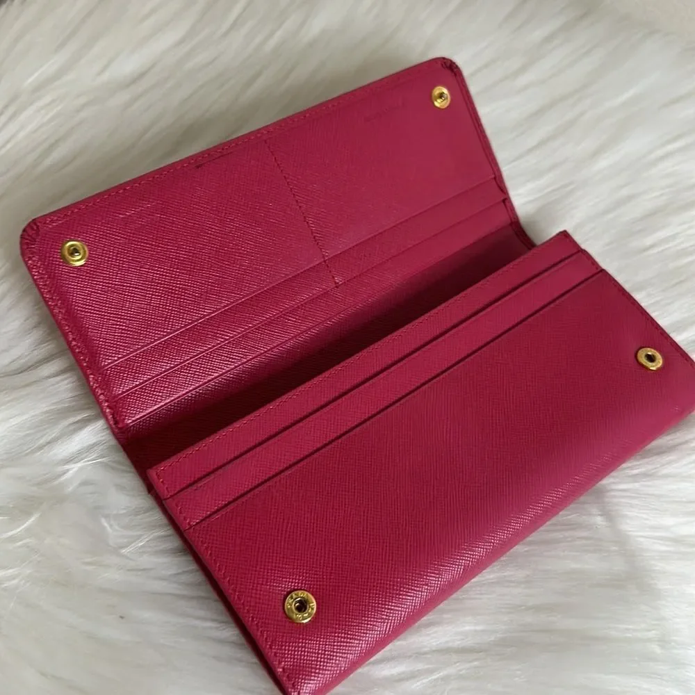 💯Authentic Prada Safiano Long Wallet 🍀